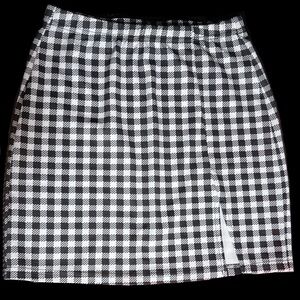 SHEIN Black & White Gingham Mini Skirt with Side Slit